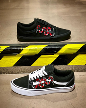 Carica l'immagine nel visualizzatore di Gallery, Low top custom - Uptodate life