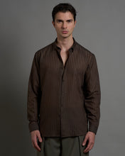 Carica l'immagine nel visualizzatore di Gallery, Camicia a righe con struttura sheer￼
