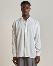 Carica l'immagine nel visualizzatore di Gallery, Camicia effetto seta
