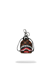 Carica l'immagine nel visualizzatore di Gallery, SHARKS IN PARIS WTF BUBBLY BROWN CHECK PORTACHIAVI
