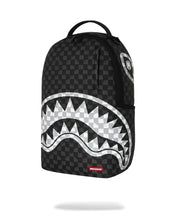 Carica l'immagine nel visualizzatore di Gallery, BLACK AND WHITE DRIP CHECK SHARK ZAINO
