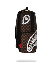 Carica l'immagine nel visualizzatore di Gallery, BROWN AND CREAM DRIP CHECK SHARK ZAINO
