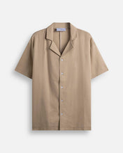 Carica l'immagine nel visualizzatore di Gallery, Camicia relax fit collo a bowling
