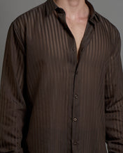Carica l'immagine nel visualizzatore di Gallery, Camicia a righe con struttura sheer￼
