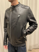 Carica l'immagine nel visualizzatore di Gallery, Giubbotto pelle Biker
