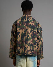 Carica l'immagine nel visualizzatore di Gallery, Giacca cropped fit camouflage
