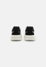Carica l&#39;immagine nel visualizzatore di Gallery, Sneakers Pelle
