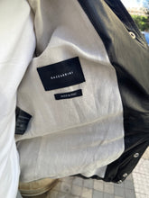 Carica l&#39;immagine nel visualizzatore di Gallery, Giubbotto pelle con bottoni ￼
