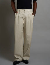 Carica l'immagine nel visualizzatore di Gallery, Pantalone relax fit eco pelle - Uptodate life

